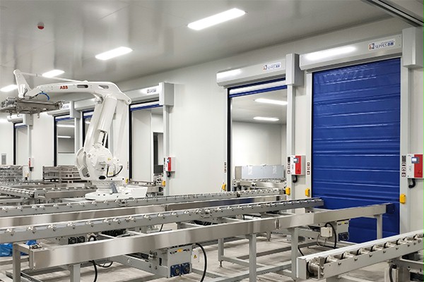 自动化设备上安装的快速门